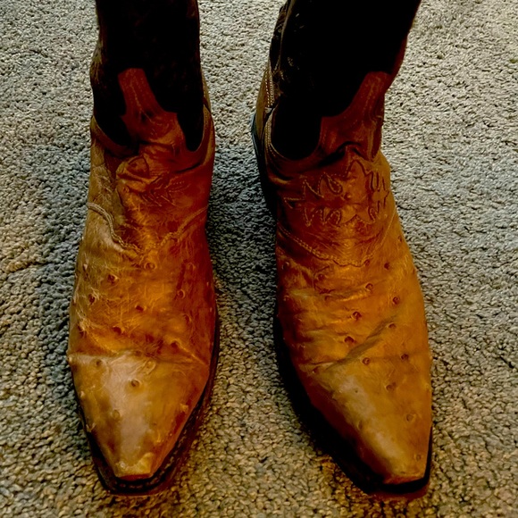 Gently warn Lucchese’s.  Soft Ostritch.  Size 9 - Picture 1 of 8